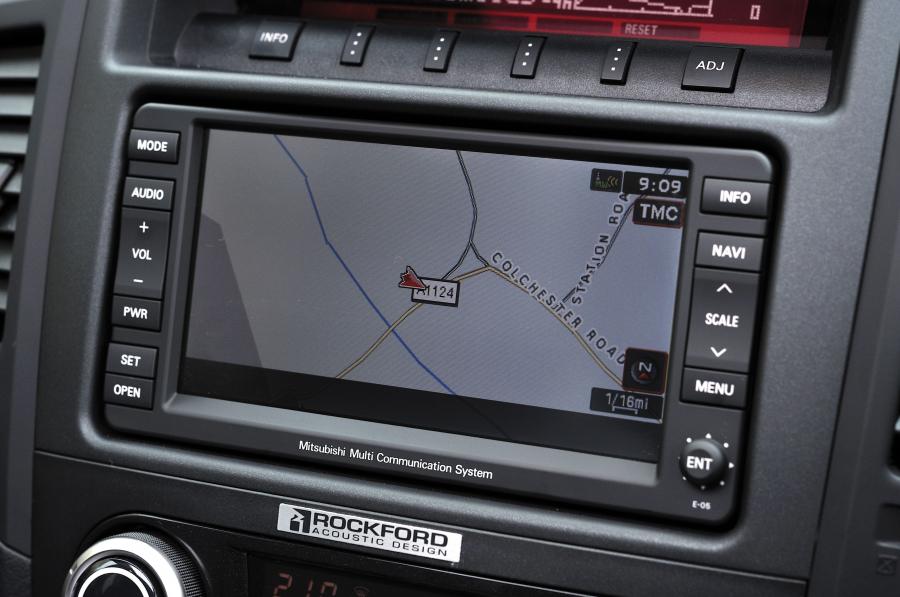  Mitsubishi Shogun Black 2012 года  (UK) (фото 13 из 85)